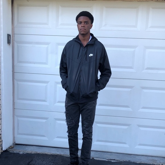 Meet your Posher, Tahan - Picture 1 of 1